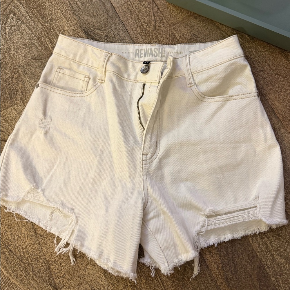 Size 5 Rewash Tan Jean Short 🌟
